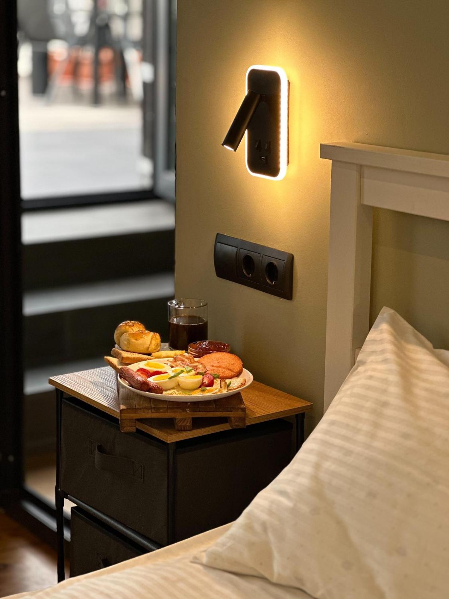 Tiroents Hotel Ґюмрі Екстер'єр фото