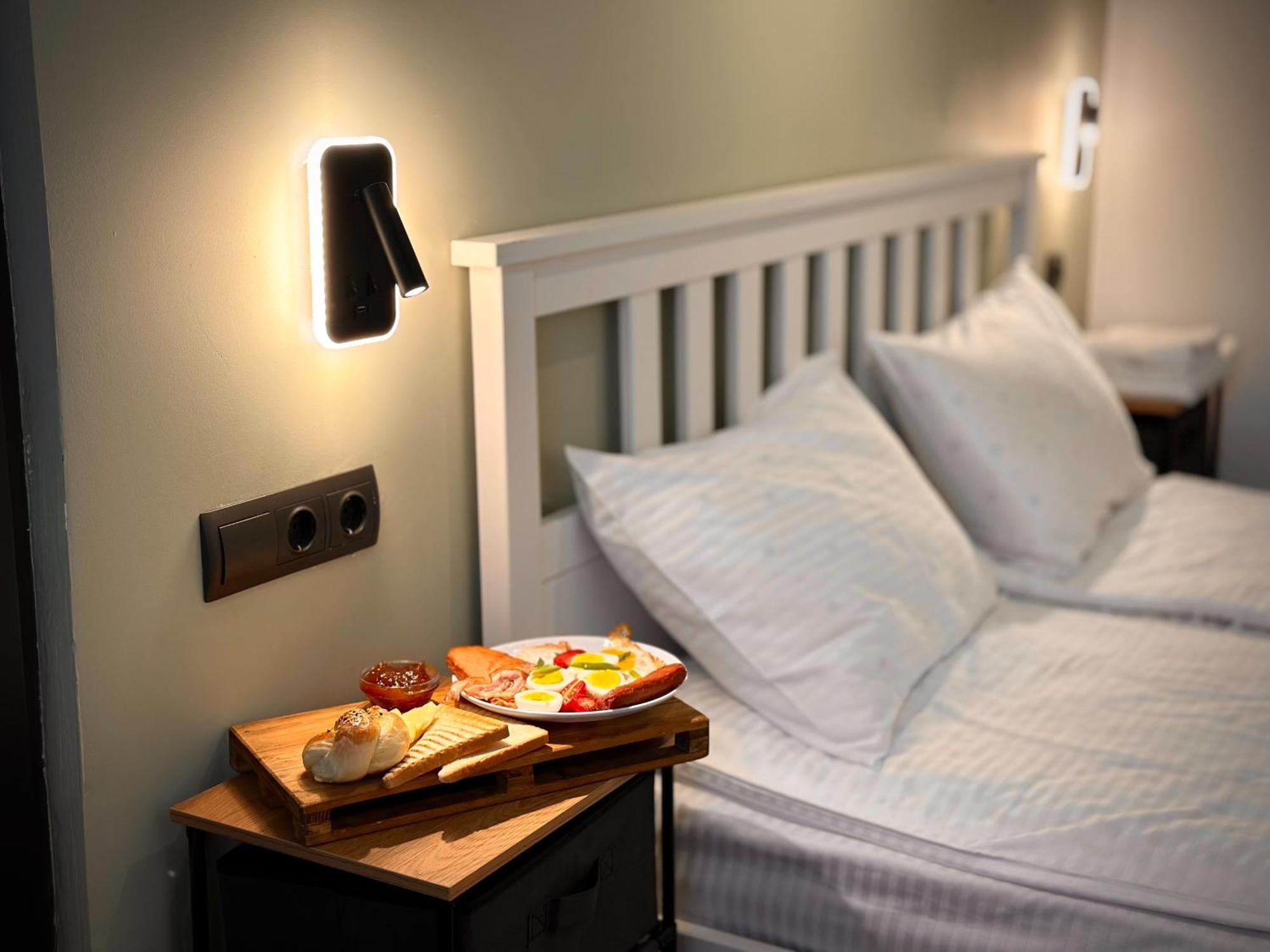 Tiroents Hotel Ґюмрі Екстер'єр фото