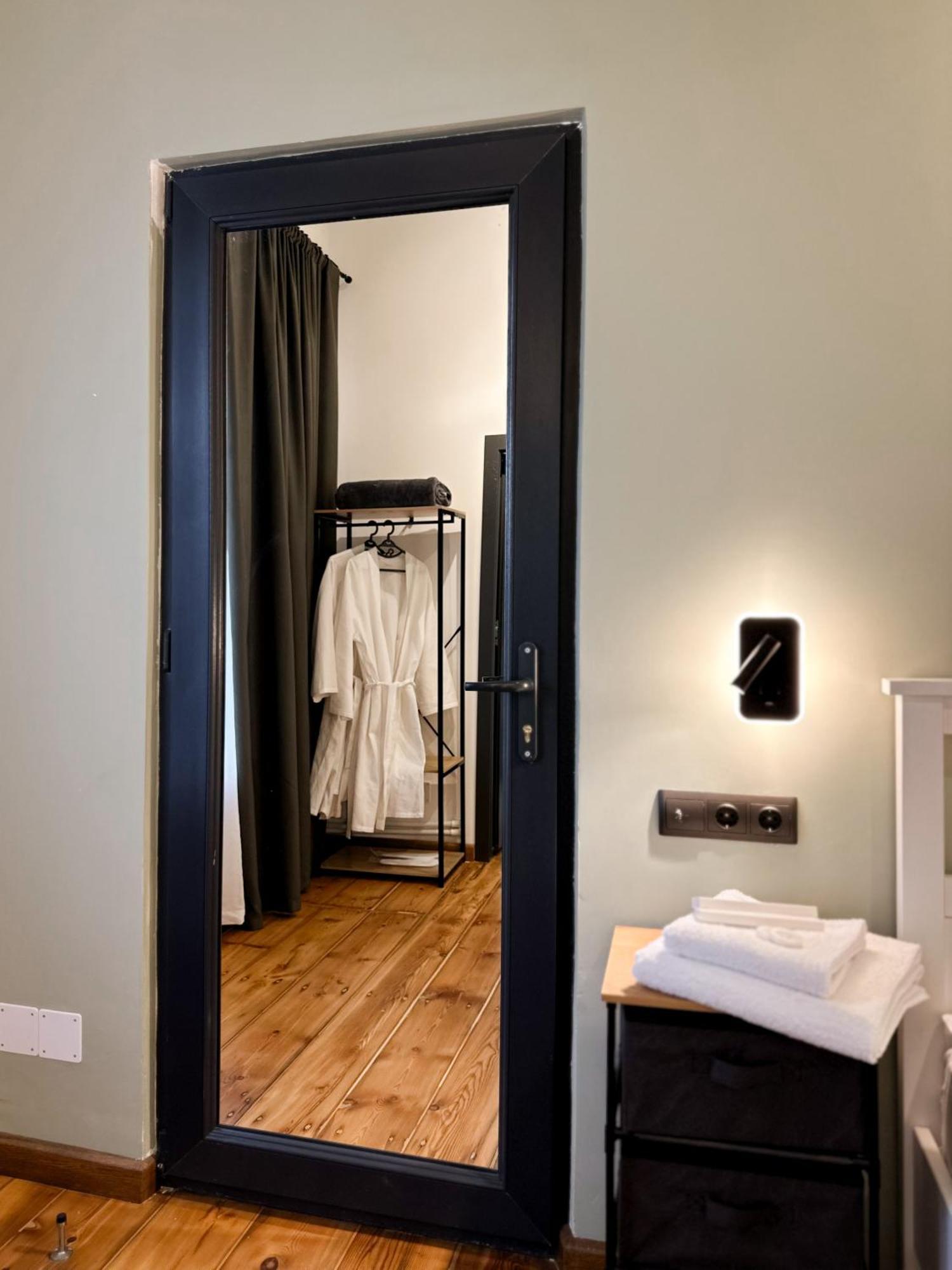 Tiroents Hotel Ґюмрі Екстер'єр фото