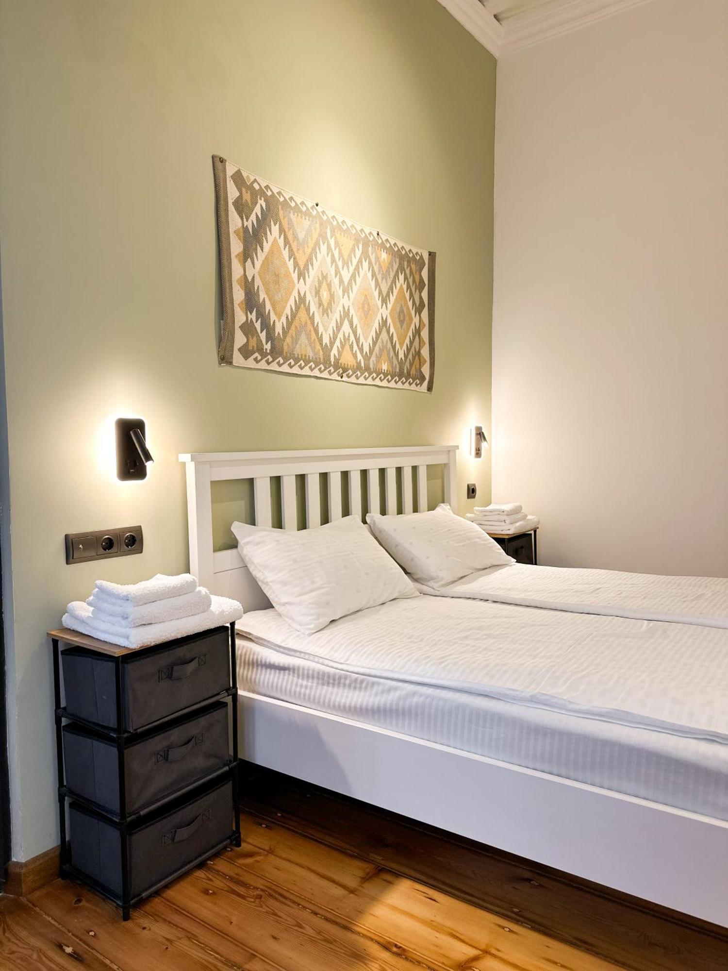 Tiroents Hotel Ґюмрі Екстер'єр фото