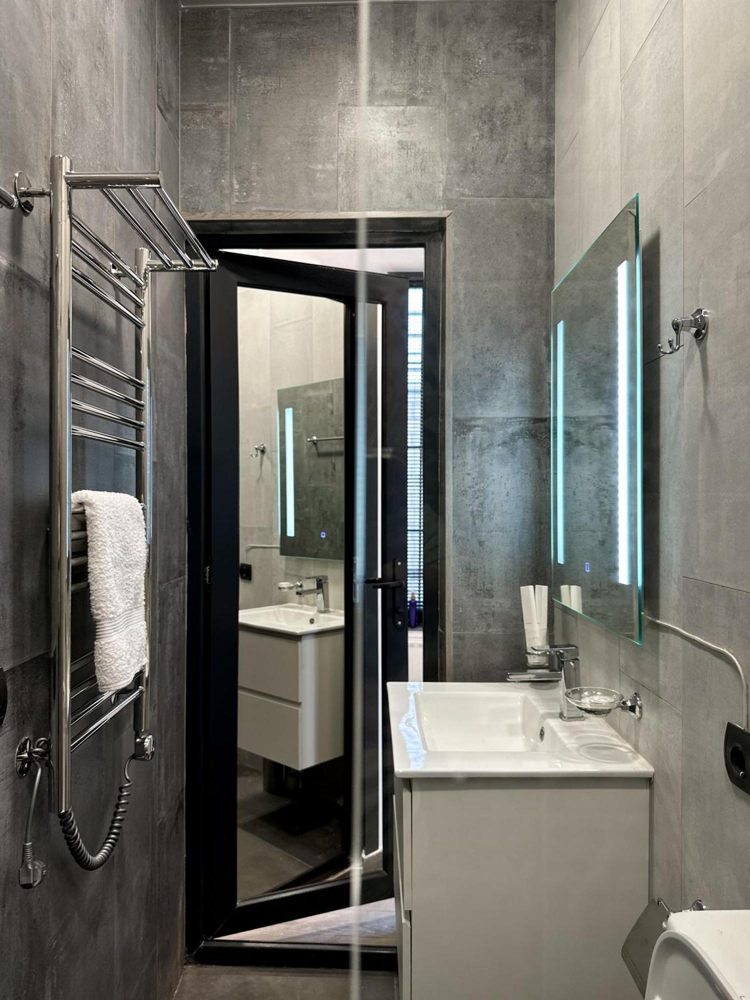 Tiroents Hotel Ґюмрі Екстер'єр фото